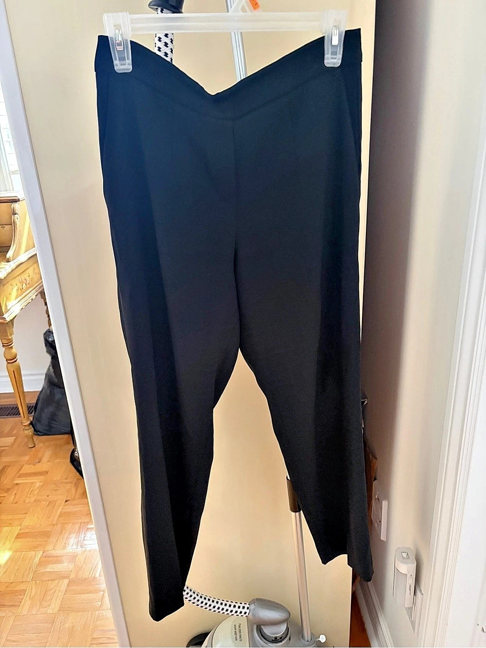 Babaton Black dress pants Size 6 Like New